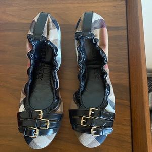 Burberry flats